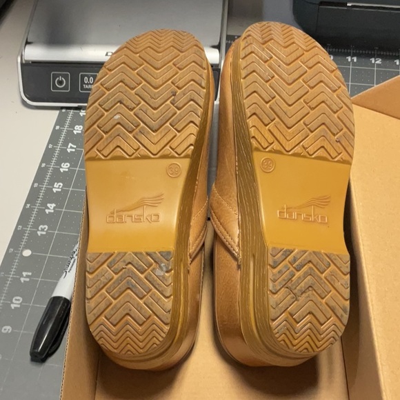 Dansko Women’s Professional Distressed Honey (8.5 9) - Picture 5 of 6